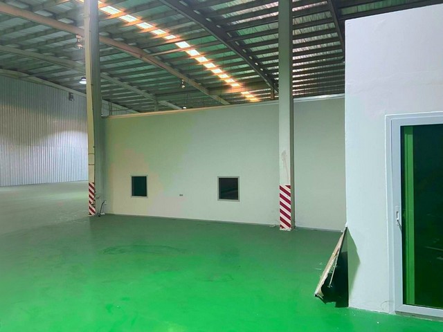 ให้เช่าโรงงานผังม่วงลายชลบุรี โรงงานอยู่ในเขตfreezone ผังม่วงลาย พื้นที่ใ้ช้สอย 1800   ตรม