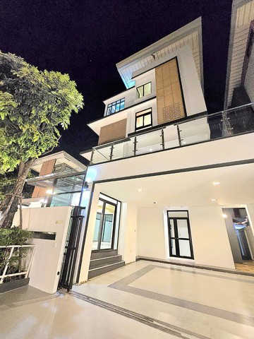 ขายบ้านเดี่ยว 4 ชั้น H-Cape Minera รามอินทรา ขนาด 53 ตรว. บ้านหรูระดับ Hi-End สไตล์โมเดิร์น