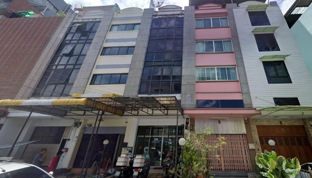 ให้เช่าทาวน์โฮม 4.5 ชั้น พื้นที่ 250 ตรม. ย่านสุชุมวิท 36 ซอยแสนสบาย 8 ใกล้ BTS ทองหล่อ