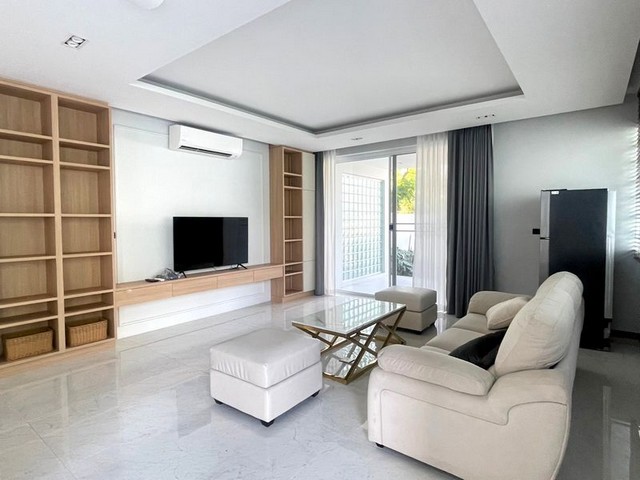 ให้เช่าพูลวิลล่า 2 ชั้น โมเดิร์นมินิมอล เฟอร์บิ้วอิน โครงการ เชียงใหม่วิวดอย1