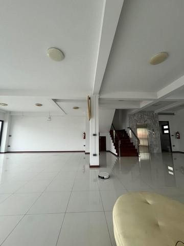 MT120 เช่า อาคารสำนักงานออฟฟิศ พร้อมลิฟต์ ทำเลดี ติดถนนบางกรวย จงถนอม ใกล้สะพานบางกรวย