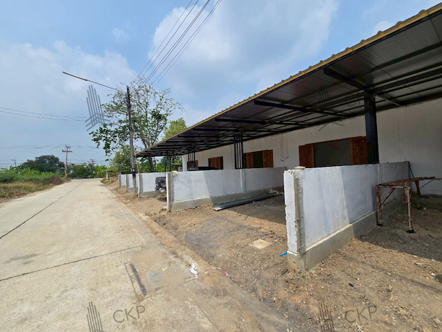 ทาวน์เฮาส์ชั้นเดียว (มือ 1) สร้างใหม่ ในซ.เลียบคลอง8 ติดเซเว่น ขนาด 29.3 ตร.วา