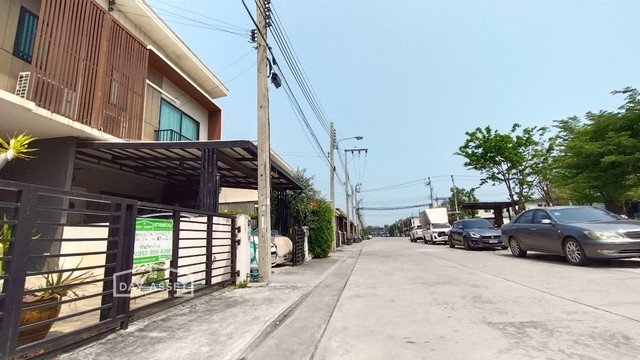 ขายทาวน์เฮ้าส์ 2 ชั้น หมู่บ้าน เดอะ คอนเนค อ่อนนุช-วงแหวน 34 หลังมุม เนื้อที่ 21.8 ตร.ว. ขายเพียง 2,650,000 ล้านบาท