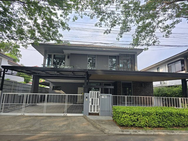 บ้าน บ้านมัณฑนา รามอินทรา-วงแหวน 5 BR 12900000 B. ใกล้กับ Fashion Island ทำเลคุณภาพ บ้านทำเลดีมาก อยู่ถนนเมนหลัก, หน้าบ้านไม่ตรงกับใคร, อยู่ต้นๆโครงการ, ไซด์บ้านใหญ่สุด, สภาพนางฟ้า