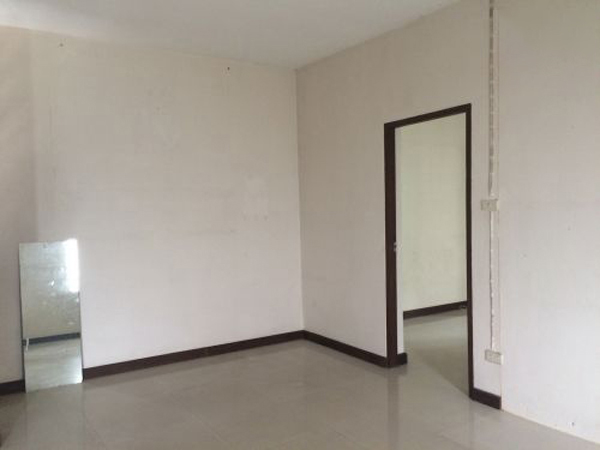 ขายบ้านเดี่ยว 2 ชั้นเนื้อที่ 100 ตร.ว 3ห้องนอน 2ห้องน้ำ แอร์ ถนน อุดุมสุข42 ออก บางนาตราดได้ ใกล้เซ็ลทรัลบางนา ราคาขาย 10 ล้านบาท