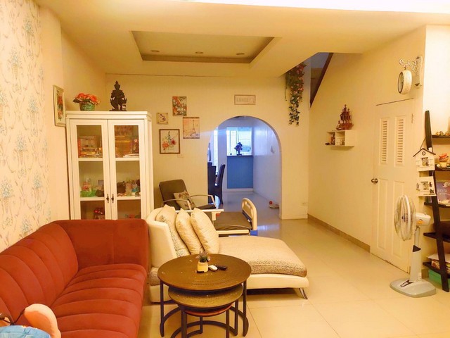 รหัส:  2299   TOWNHOME บ้านบดินทร์ เอ็กซ์คลูซีฟ 5500000 THAI BAHT 4 ห้องนอน 4 BATHROOM ใหญ่ขนาด 0 ไร่ 0 Ngan 27 ตร.วา ใกล้กับ โรงเรียนบดินทร์เดชา คุ้มยิ่งกว่าคุ้ม