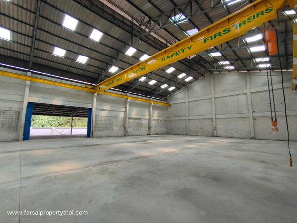 ให้เช่าอาคารโรงงานเนื้อที่ 3 ไร่  2,000 ตารางเมตร มีเครน ออฟฟิศ ใบอนุญาติ ร.ง 4 ถนนรามอินทรา พระยาสุเรนทร์ ราคาเช่า 390,000 บ/ด 