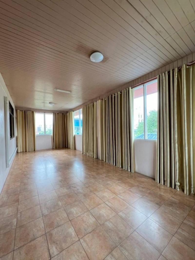 ว่างให้เช่าบ้านเดี่ยวลาดพร้าว เหมาะสำหรับทำออฟฟิศ สำนักงาน 3 ชั้นขนาดพื้นที่ 111 ตรว.พื้นที่ใช้สอย 800 ตรม.7 ห้องนอน 6 ห้องน้ำถนนลาดพร้าว