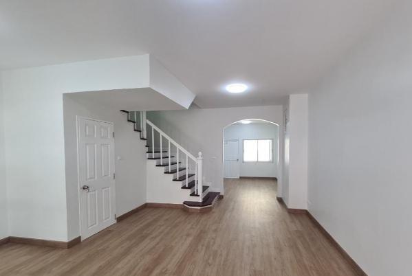 ขายทาวน์โฮม 3 ชั้น โครงการสราญพฤกษ์ ลาดพร้าว 130 ใกล้รถไฟฟ้า , เดอะมอลล์บางกะปิ