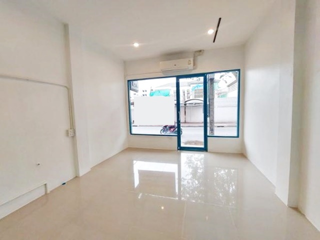 งามวงศ์วาน43-49 รร.ราชวินิตบางเขน 600 ม. ให้เช่าอาคาร 4.5ชั้น จอดรถ10 คัน สตูดิโอ จดทะเบียนได้ MRT บางเขน 900 ม. 8นอน 22ตร.วา. 354ตรม. 4น้ำ