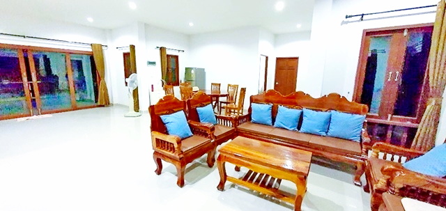 ตำบลบางโพธิ์ เซ็นทรัล AIRBNB ให้เช่าคฤหาสน์ 3 ไร่ 189 ตรม.ถ.พันวัง  สุราษฎร์ธานี รักสงบ รักสัตว์ 3นอน 3น้ำ จอดรถ20คัน 2แอร์