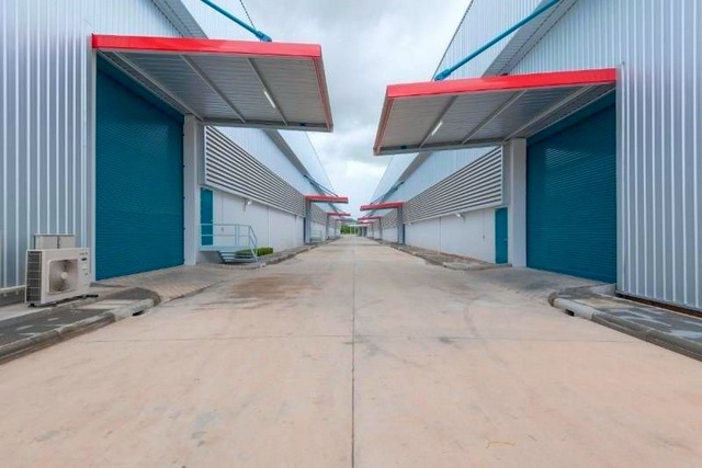 ให้เช่าโรงงานผังสีแดงชลบุรี ผังสีแดง พื้นที่  4,400   ตรม ทำการผลิตได้ ขอ รง 4 ได้ 