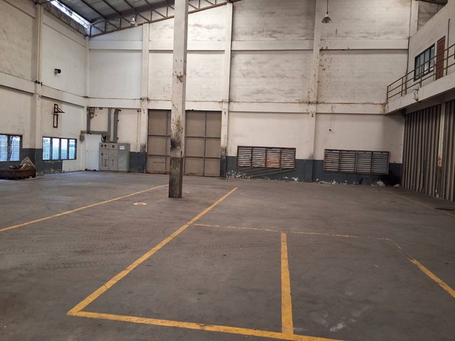 ให้เช่าโกดัง 1000 ตรม คอนเทนเนอร์เข้าได้ ซอยสาธุประดิษฐ์ 49 ย่านยานนาวา พระราม 3