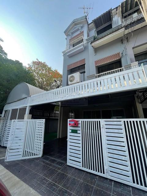 ให้เช่าทาวน์โฮม 3 ชั้น โครงการบ้านกลางเมือง เหม่งจ๋าย ลาดพร้าว 80 ใกล้เหม่งจ๋าย ใกล้เลียบด่วน