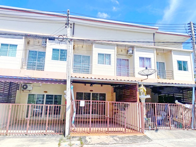 โรบินสัน ศรีราชา 500 ม.ให้เช่าทาวน์โฮม 2 ชั้น 20 ตร.วา. 160 ตร.ม. ม.เกษตรศาสตร์ ศรีราชา 4.6 กม.