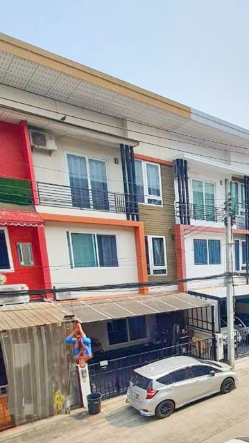 ตกแต่งพร้อมเฟอร์ 6แอร์ 3-4นอน เดอะวอล์ค เกษตร-นวมินทร์ 1.1 กม. MRT รามอินทรา 40 2.1 กม. ให้เช่า ทาวน์โฮม 3 ชั้น  23 ตร.วา. 276 ตร.ม.