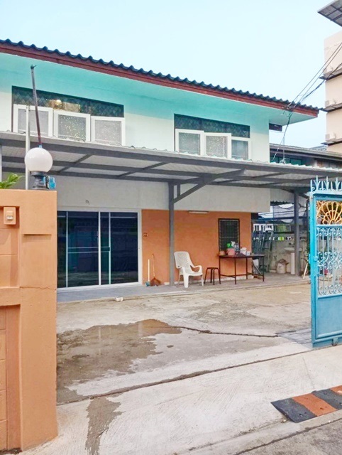 รัชดาภิเษก 5-9 MRTห้วยขวาง 600ม.ให้เช่าบ้านเดี่ยว 2 ชั้น 57 ตร.วา. 230 ตร.ม. เฟอร์ครบม.หอการค้า 1.4 กม. 4 นอน เดอะ สตรีท รัชดา 800 ม.