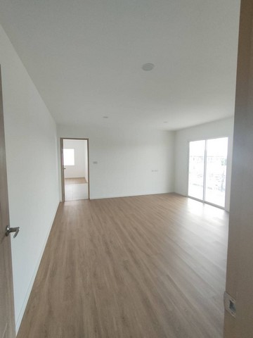 ให้เช่าโฮมออฟฟิศ6ชั้นย่านงามวงศ์วาน ชินเขต1หลักสี่นนทบุรี 1500ตร.ม.พร้อมลิฟท์