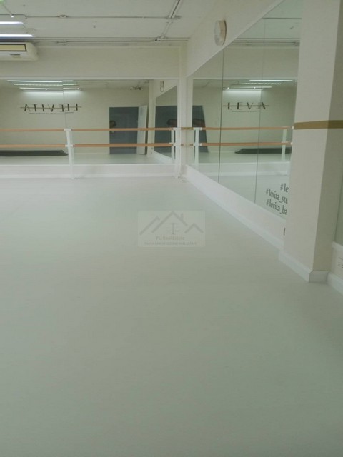 ให้เช่าพื้นที่สำนักงาน 210 ตรม. ซอยเอกมัย 22 ตึก APAI LoFT เดินทางสะดวก ใกล้ BTS เอกมัย