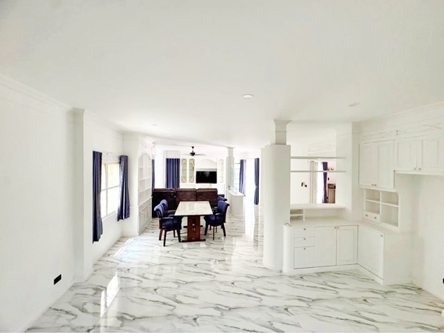 ติดMRT ศรีเอี่ยม 800 ม. ลาซาล บางนา-ตราด ให้เช่าคฤหาสน์หรู 2 ชั้น 390 ตร.ม. มีดาดฟ้า จัดเต็มเฟอร์ 3นอน 4น้ำ  ลิตเติ้ลวอล์ค บางนา 1.3 กม.