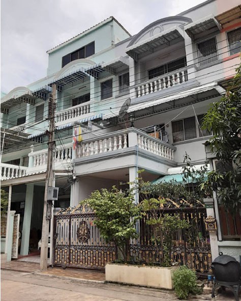 ขายทาวน์เฮ้าส์มือสอง เขตดอนเมือง กรุงเทพมหานคร โครงการ ยิ่งโอฬาร วิลล่า