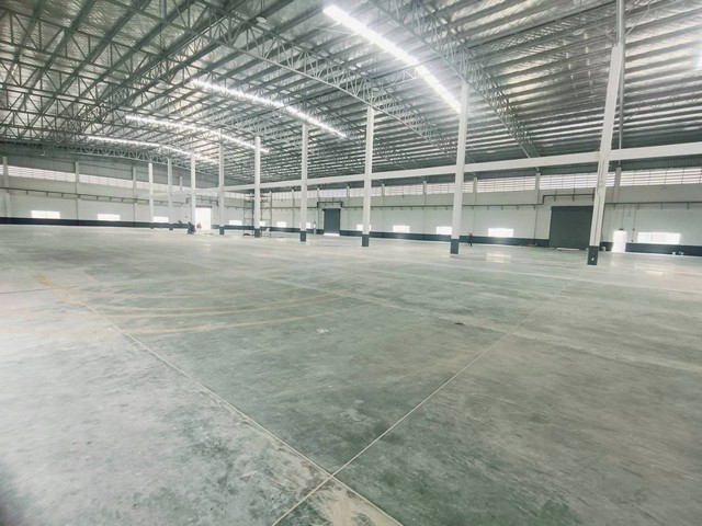 ให้เช่าโรงงานนิคมพัฒนาระยอง พื้นที่ใช้สอย 4,963 ตร.ม.  ผังม่วงเข้ม ในเขตนิคมฯ