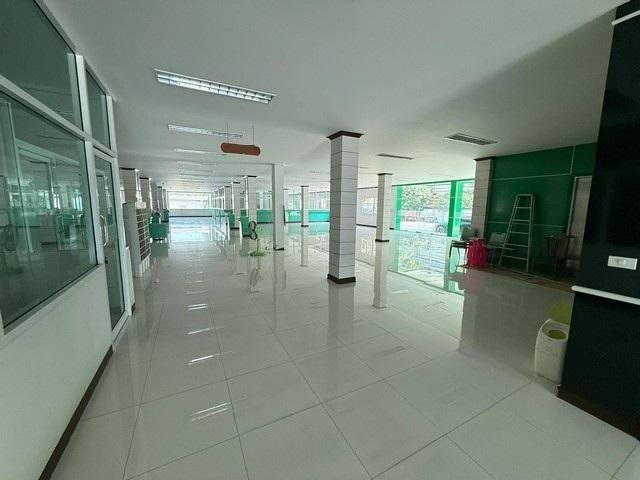 ให้เช่าโกดัง พร้อมออฟฟิศ 2 ชั้น 2 ไร่ ครึ่ง พื้นที่ 2,000 ตรม. พร้อมลิฟต์ ติดถนนเทพารักษ์ ตรงข้าม รพ.สินแพทย์เทพารักษ์ ใกล้โลตัสศรีนครินทร์