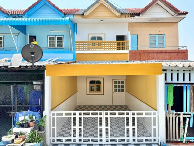 KDH0080 ขาย ทาวน์เฮ้าส์  บางนาง พานทอง ขนาด 16 ตร.วา รีโนเวทมินิม่อล