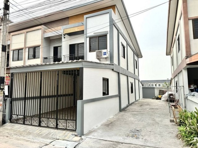 KDH0079 ขายทาวน์เฮ้าส์ สุขใจวิลล่า 7 ขนาด 20.8 ตร.วา  รอรีโนเวทให้ใหม่ ทำเลดี เดินทางสะดวก