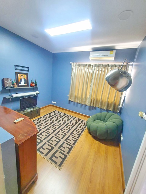 ตกแต่งพร้อมเฟอร์ เดอะวอล์ค เกษตร-นวมินทร์ 1.1 กม.6แอร์ 3-4นอน MRT รามอินทรา 40 2.1 กม. ให้เช่า ทาวน์โฮม 3 ชั้น  23 ตร.วา. 276 ตร.ม.