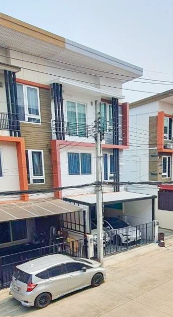 เดอะวอล์ค เกษตร-ตกแต่งพร้อมเฟอร์ นวมินทร์ 1.1 กม. 6แอร์ 3-4นอน ให้เช่า ทาวน์โฮม 3 ชั้น  23 ตร.วา. 276 ตร.ม. MRT รามอินทรา 40 2.1 กม. 