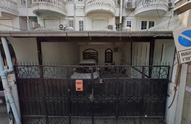 ให้เช่า ทาวน์เฮ้าส์ 4 ชั้น ซอยรุ่งเรือ ทำเลห้วยขวาง เหมาะทำออฟฟิศ ติดรถไฟฟ้าใต้ดินสุทธิสาร