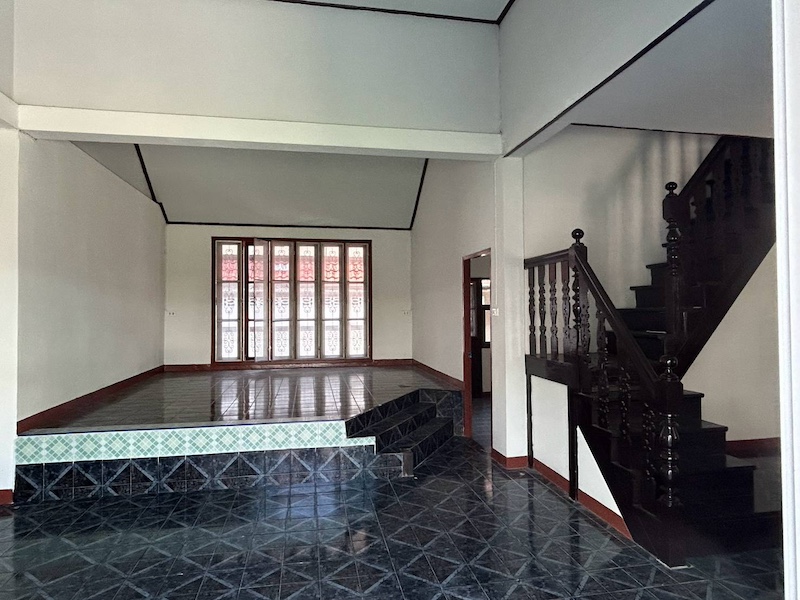 BS959 ขายด่วน บ้านเดี่ยว ชั้นครึ่ง หมู่บ้านริเวอร์ปาร์ค ลำลูกกา จังหวัดปทุมธานี  บ้านพร้อมอยู่ เพิ่งรีโนเวทและซ่อมบำรุงเสร็จ ทำเลดี