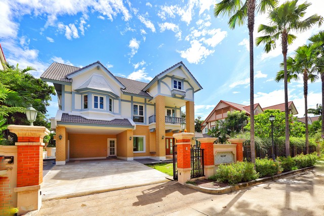 ID :  EA120244 ขายด่วน บ้าน คิวเฮ้าส์ อเวนิว พระราม 5 พท. 162 ตรว. 17900000 BAHT. ใกล้ ทางด่วนศรีรัช ,ตลาดพระราม5 ราคา งามๆ