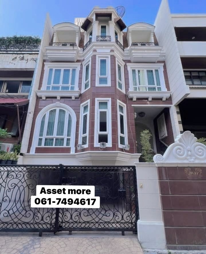  ขายทาวน์เฮ้าส์สไตล์ยุโรป  4.5 ชั้น พื้นที่ใช้สอย 400 ตรม ซอยสุขุมวิท 11 แขวงคลองเตยเหนือ. เขตวัฒนา  กทม