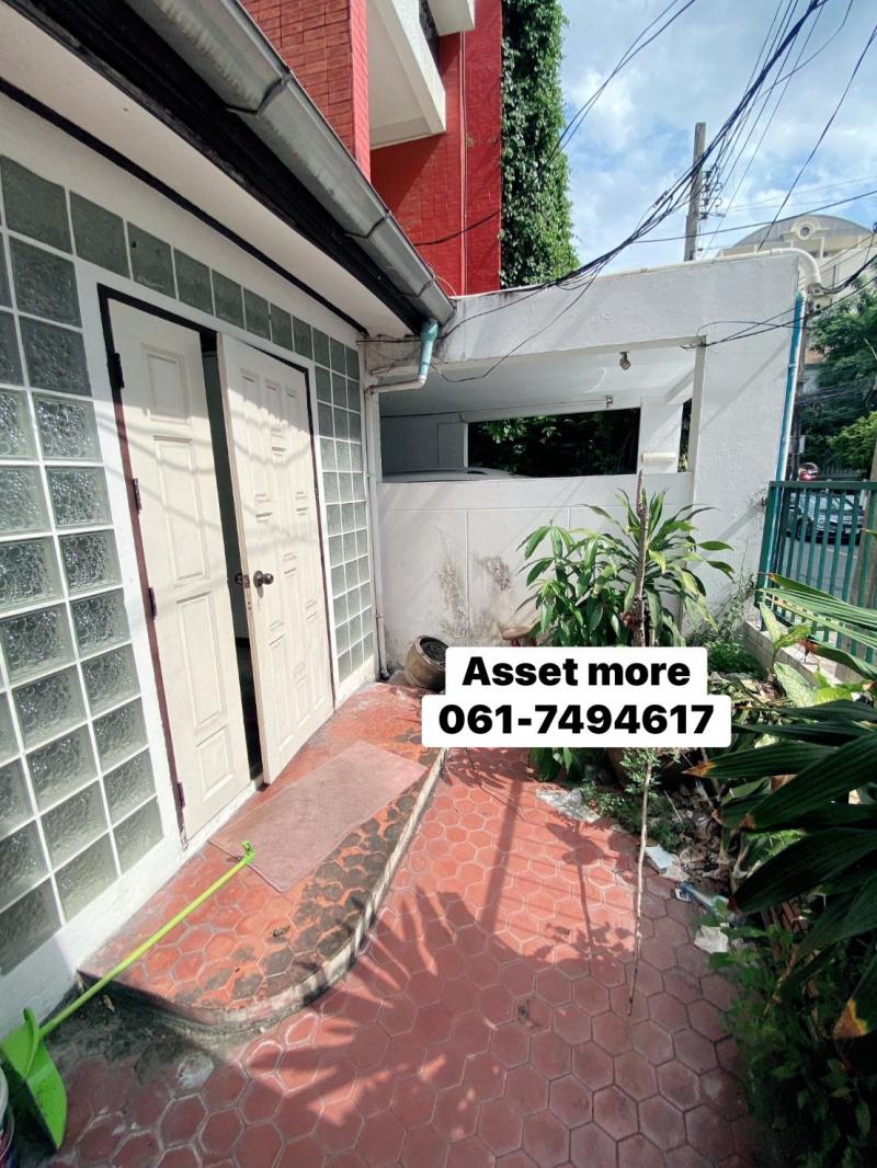 ขายและให้เช่าด่วนทาวน์เฮ้าส์ 4 ชั้น  ขนาด 36 ตรว พื้นที่ใช้สอย 300  ตรม. บนทำเลที่ดีที่สุดในซอยสุขุมวิท33