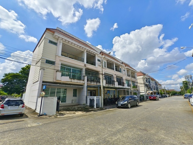 พระราม9 ทำเลคนรวย กรุงเทพกรีฑา APLบ้านทับช้าง 600 ม. คฤหาสน์แนวตั้ง ให้เช่า 3 ชั้น  250ตร.ม. บ้านกลางเมือง ม.แสตมฟอร์ด 3.3 กม. 3-4นอน 