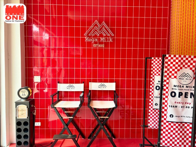 อาคารพาณิชย์ 3 ชั้น 2 คูหา ร้าน MEGA MILK พร้อมอุปกรณ์ครบชุด และ 8 ห้องพัก พร้อมห้องน้ำในตัว