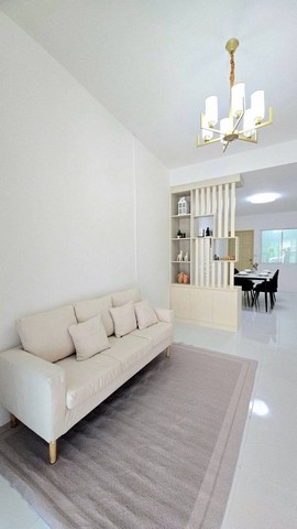 ขายทาวน์เฮ้าส์ ฟังก์ชั่นครบ อยู่ในโครงการ รัตนากร12 บนทำเล ซ.สยามคันทรี่คลับ บางละมุง  ชลบุรี