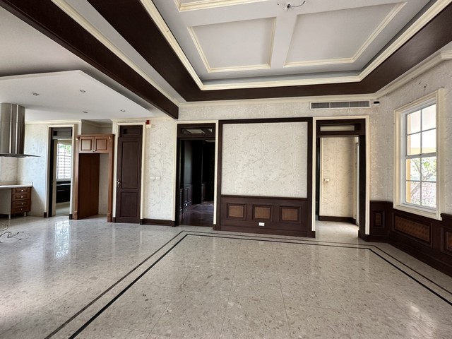 ดีลจัดหนัก ลด 14 ล้านไปเลย คฤหาสน์หรูสไตล์ยุโรป หลังใหญ่ที่สุด โกลเด้น เฮอริเทจ ราชพฤกษ์ 15