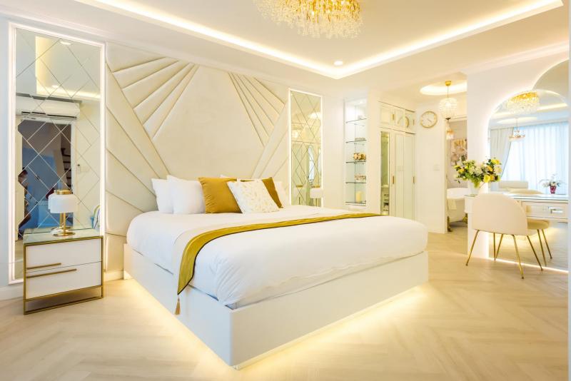 ทาวน์โฮมสวยหรูมีสระว่ายน้ำ 4 ชั้น 260 ตรม. - 4 ห้องนอน 6 ห้องน้ำ ห้องนั่งเล่น ห้องอาหาร จากุซซี่/ห้องออกกำลังกาย ถนนเลียบทางด่วน