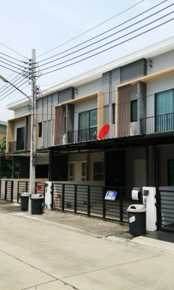 ให้เช่าทาวน์โฮม เดอะ คอนเนค พัฒนาการ 38 เหมาะอาศัย จดบริษัทได้ 