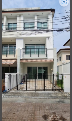 ให้เช่าทาวน์โฮม 3 ชั้น บ้านกลางเมือง เออบาเนี่ยน สุขุมวิท 113 (ซอยวัดด่านสำโรง)