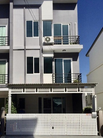 MT136 เช่า ทาวน์โฮม หลังมุม หมู่บ้านกัสโต้ แกรนด์ รามคำแหง ติดถนนราษฎร์พัฒนา ใกล้มอเตอร์เวย์ ทำเลดี