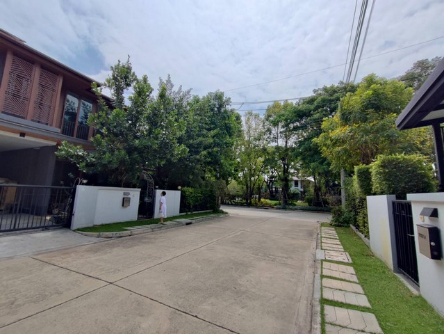 ขายบ้านหรู บุราสิริ พัฒนาการ ทำเลถนนพัฒนาการตัดใหม่ ใกล้ห้าง พาราไดซ์ ซีคอน สวนหลวง ร.9