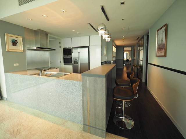 Experience Luxury Living at The Pano Rama 3 – High-Floor Corner 3BR with Stunning Chao Phraya River Views