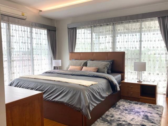 ให้เช่าบ้านเดี่ยว 3 ชั้น 6 ห้องนอน ย่านพระราม9 พร้อมสระว่ายน้ำส่วนตัว เฟอร์พร้อมอยู่ ใกล้ ARL หัวหมาก, MRTหัวหมาก, สนามบินสุวรรณภูมิ