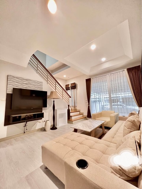 คฤหาสน์แนวตั้ง APLบ้านทับช้าง 600 ม.ระราม9 ทำเลคนรวย 252ตร.ม. บ้านกลางเมือง ม.แสตมฟอร์ด 3.3 กม. 3-4นอน ให้เช่า 3 ชั้น กรุงเทพกรีฑา 