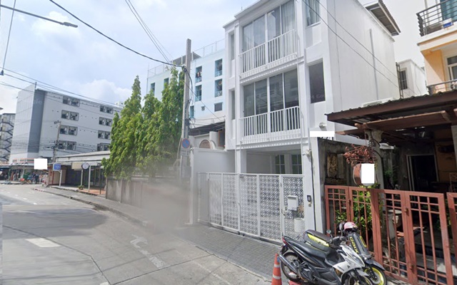 ให้เช่าอาคาร 3ชั้น 30ตรว. 350ตรม. เหมาะกับทำธุรกิจเสริมความงาม รัชดา BTSอารีย์ 1.3กม.ทำเลใจกลางเมือง รร.นานาชาติรีเจ้นท์ 3.8กม. 3-4นอน 5น้ำ