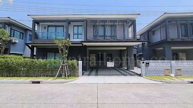 บ้านเดี่ยว เซนโทร บางนา - กิ่งแก้ว Built - in พร้อมอยู่ 